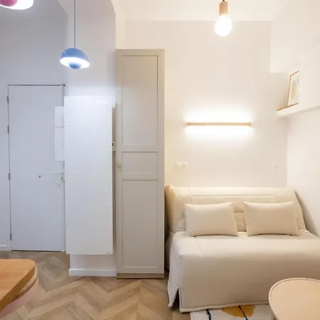 Studio_ Champs-elysees Apartment