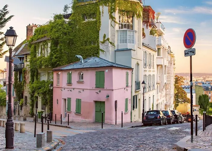 Studio_ Champs-elysees Paris