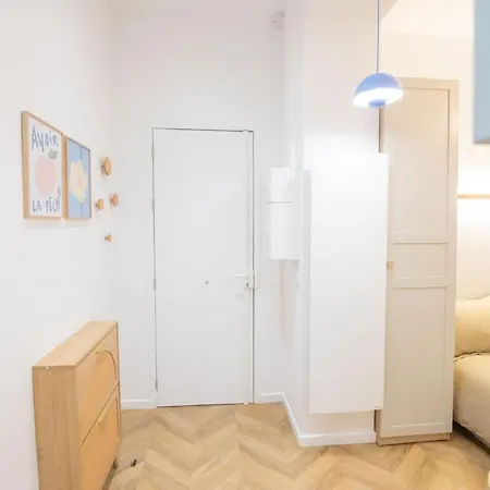 Studio_ Champs-elysees * פריז