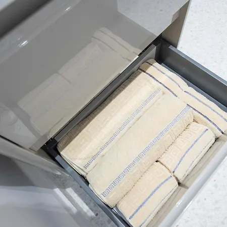 Studio_ Champs-elysees